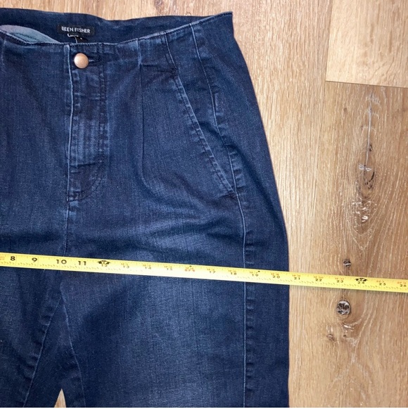Eileen Fisher Women’s Cotton Tapered and Pleated Denim Jeans | Ankle | Size 6 - Picture 10 of 15